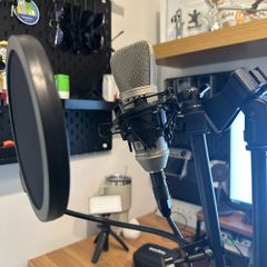 behringer b1 mic with cable and pop filter