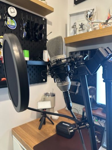 behringer b1 mic with cable and pop filter