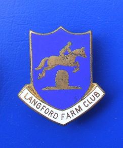 LANGFORD FARM CLUB (equestrian centre) - club membership badge (1980's / 1990's)