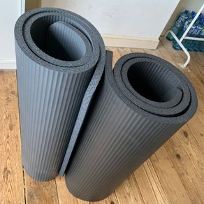 2 Pilates Mats  & Locking doorway Pull-Up Bar Bundle