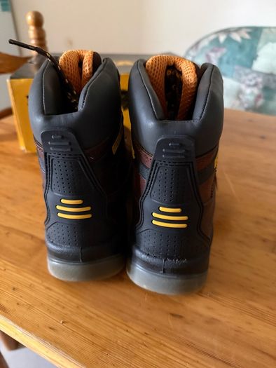 NEW DeWALT Titanium S3 Waterproof Safety Boots UK 7