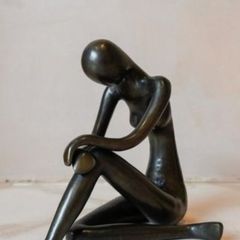 Sitting Lady - Bronze