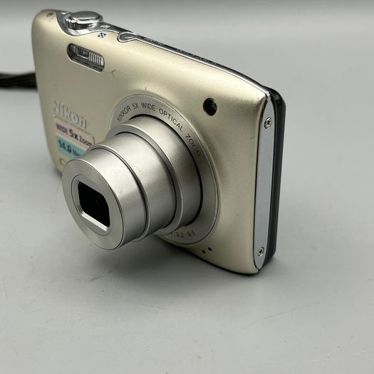 Nikon Coolpix S3100 14MP Digital Camera Silver - Full Kit