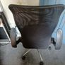 Office chair foldable retractable arm rests mesh back Image 2