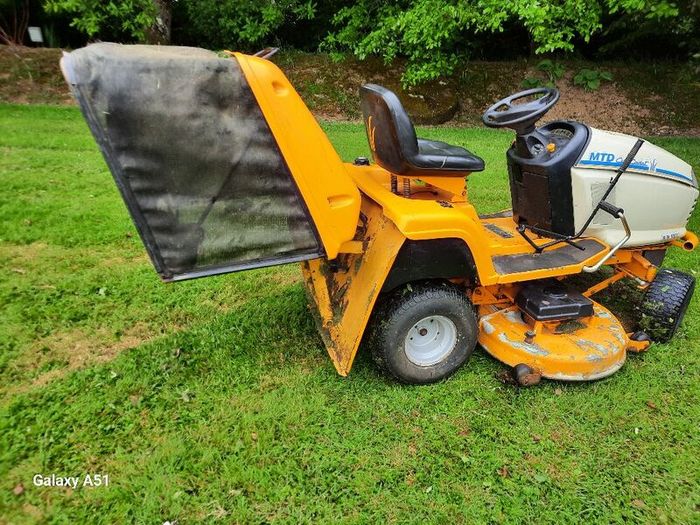 cub cadet ride on mower