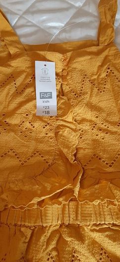 Girls F & F shorts and top set new