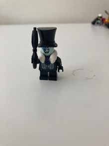 Lego the penguin man from the Batman series mini figure