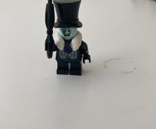 Lego the penguin man from the Batman series mini figure