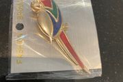 Large red tri-coloured parrot brooch (new, multiple)