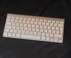 Apple Wireless Keyboard A1314 - Bluetooth