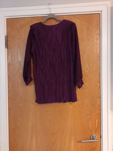 Zara Long Sleeved Top.  S.M - 12.  B.N.W.T.