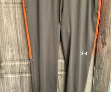 BNWT Under Armour Bottoms - XL
