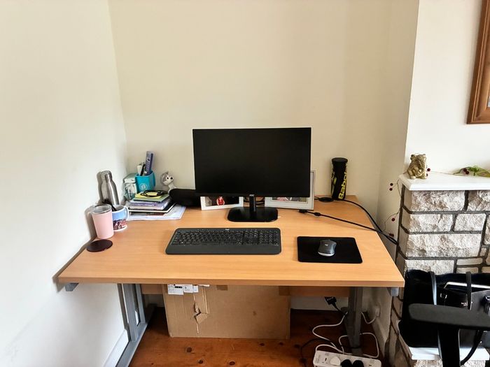Wooden-effect office/study desk with sturdy grey metal legs