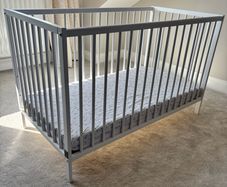 baby cot