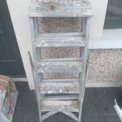 Step ladder