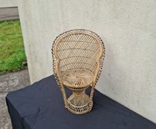 Wicker plant stand