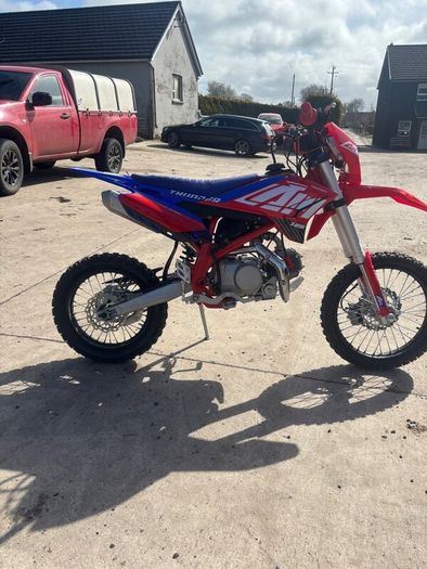 Pit bike