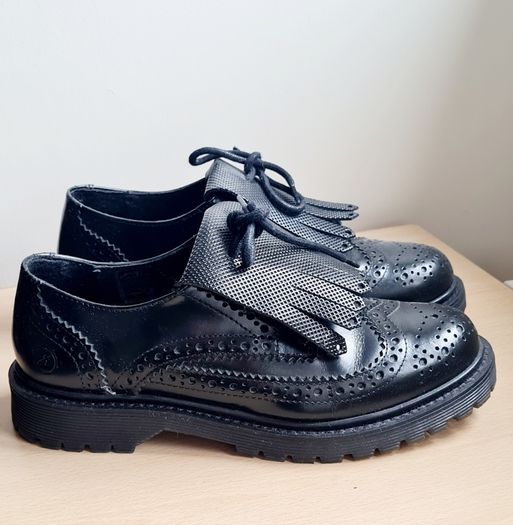Tassle Trim Black Brogue Loafers