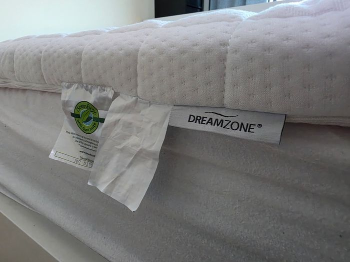 Mattress topper 180x200 barely used