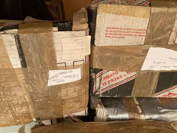Free Mixture of Tiles . Some wall / Floor / Floor non slip.