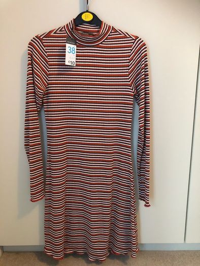 Dress never worn size small