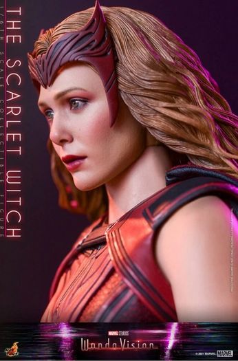 Hoy toys Scarlet witch marvel RARE Elizabeth Olsen