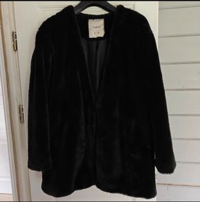 Pull and bear black fur jacket