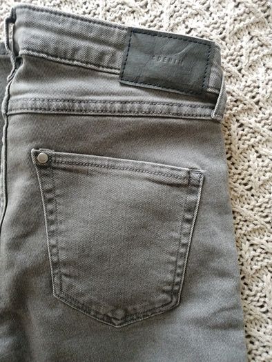 Grey jeans from H&M, low waist small fit, XS.