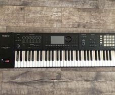 Roland FA 06