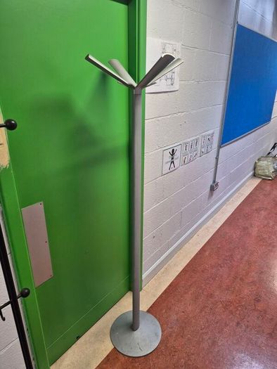 Coat stand