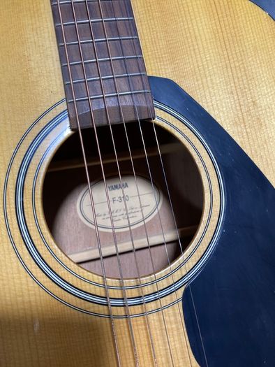 Guitar Yamaha F310