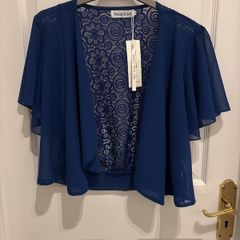 Lace Back Shrug Size 14