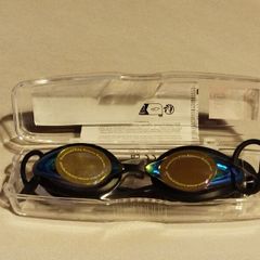 Swim goggles