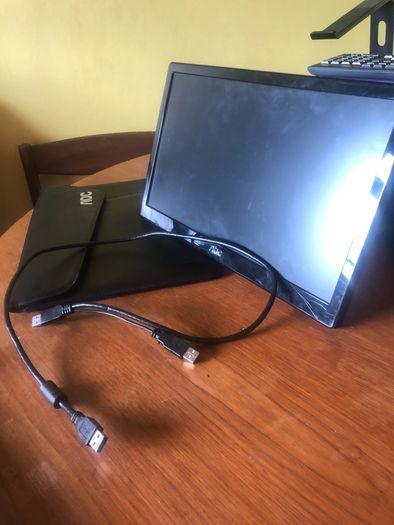AOC i1659FWUX 15.6" portable monitor