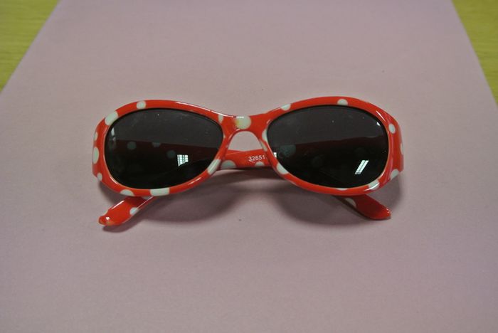 Kid's Polka-dot Sunglasses (with Case)
