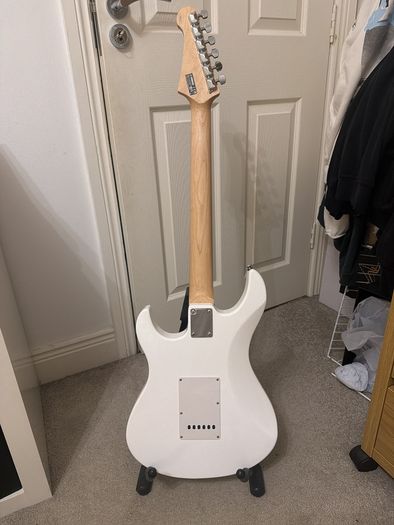 yamaha pacifica 012 II electric guitar