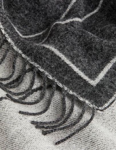 Fringe-trimmed scarf patterned grey