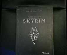 Skyrim: The Official Game Guide (Original 2011 Edition) - Like New