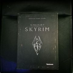 Skyrim: The Official Game Guide (Original 2011 Edition) - Like New