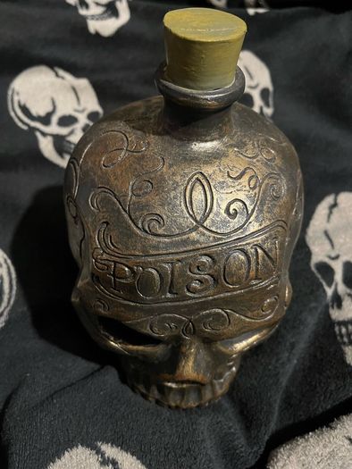 skull poison decoration size 22/15 cm