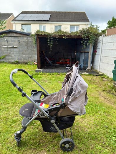 Baby stroller and pram