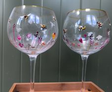 2x Busy Bees Gin Glasses