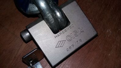Motorbike Chain & Padlock (Sold Secure)