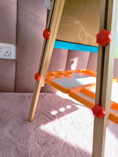 Easel. 3 on 1 Kids Easel
