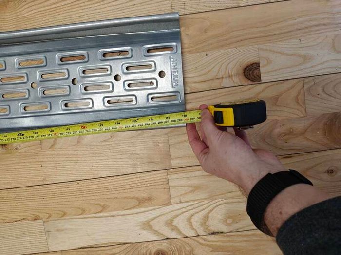 Cable tray 150mm x 60mm. 2x3m lengths + 1x1.5m