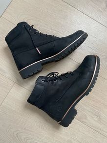 Ladies Timberland boots size UK 6