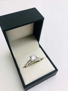 Brand New 9ct White Gold Dress Ring