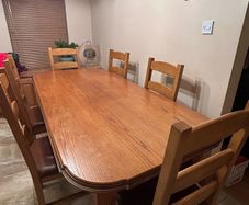 solid oak kitchen table & six chairs