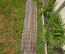Naturan screen fence