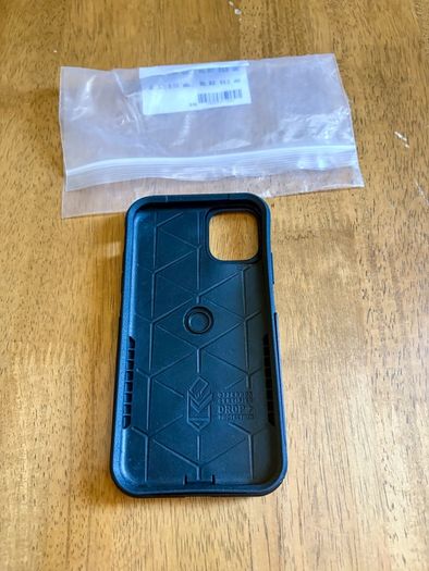 Genuine OtterBox Commuter Series Case iPhone 11 XR Sleek Pocket Friendly Rugged Protection Heavy Duty Armour (Black)